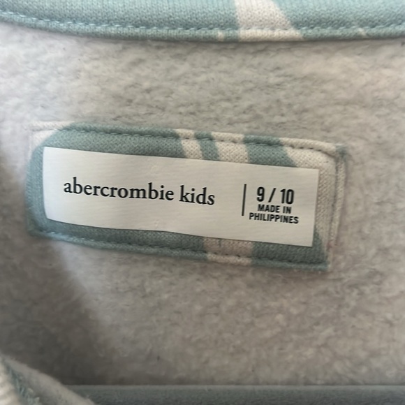 Sweatshirt - Picture 3 of 3